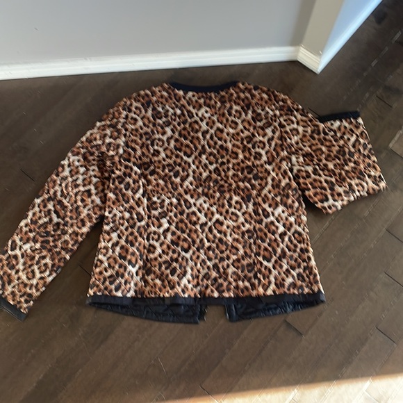 Talbots Women’s Quilted Cheetah Print bomber Jacket size M - Picture 7 of 7